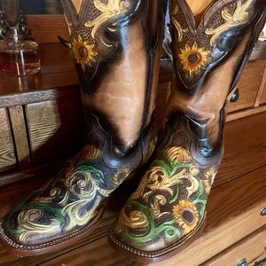 Women’s Hand-tooled Sunflower Square Toe Boot - NEVER WORN